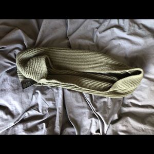 OLIVE INFINITY SCARF